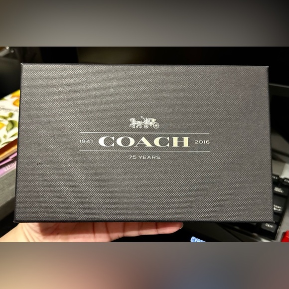 Coach Brown Glitter Women's Wristlet Wallet Bag Nwt - Picture 3 of 11